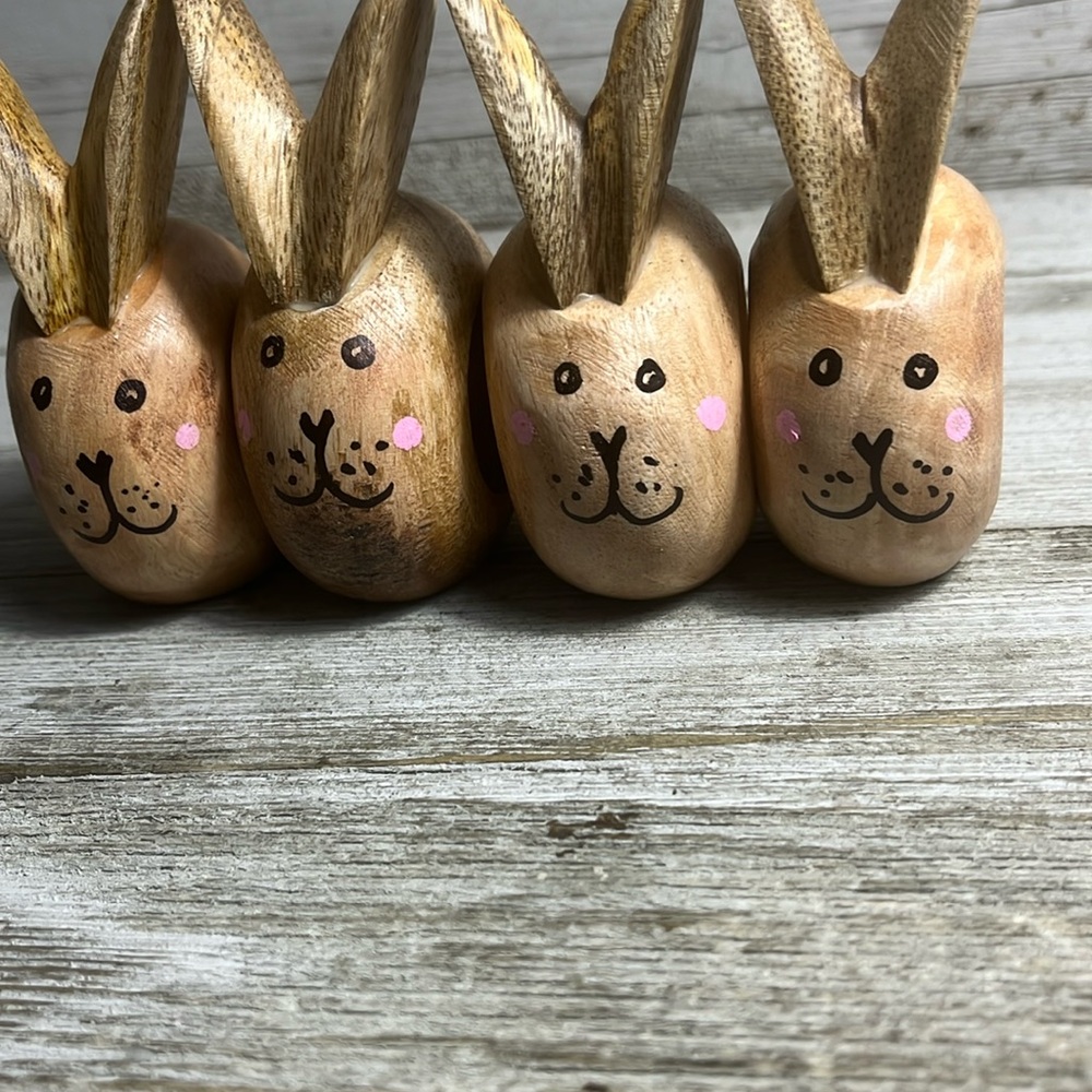 Wood rabbit napkin holders